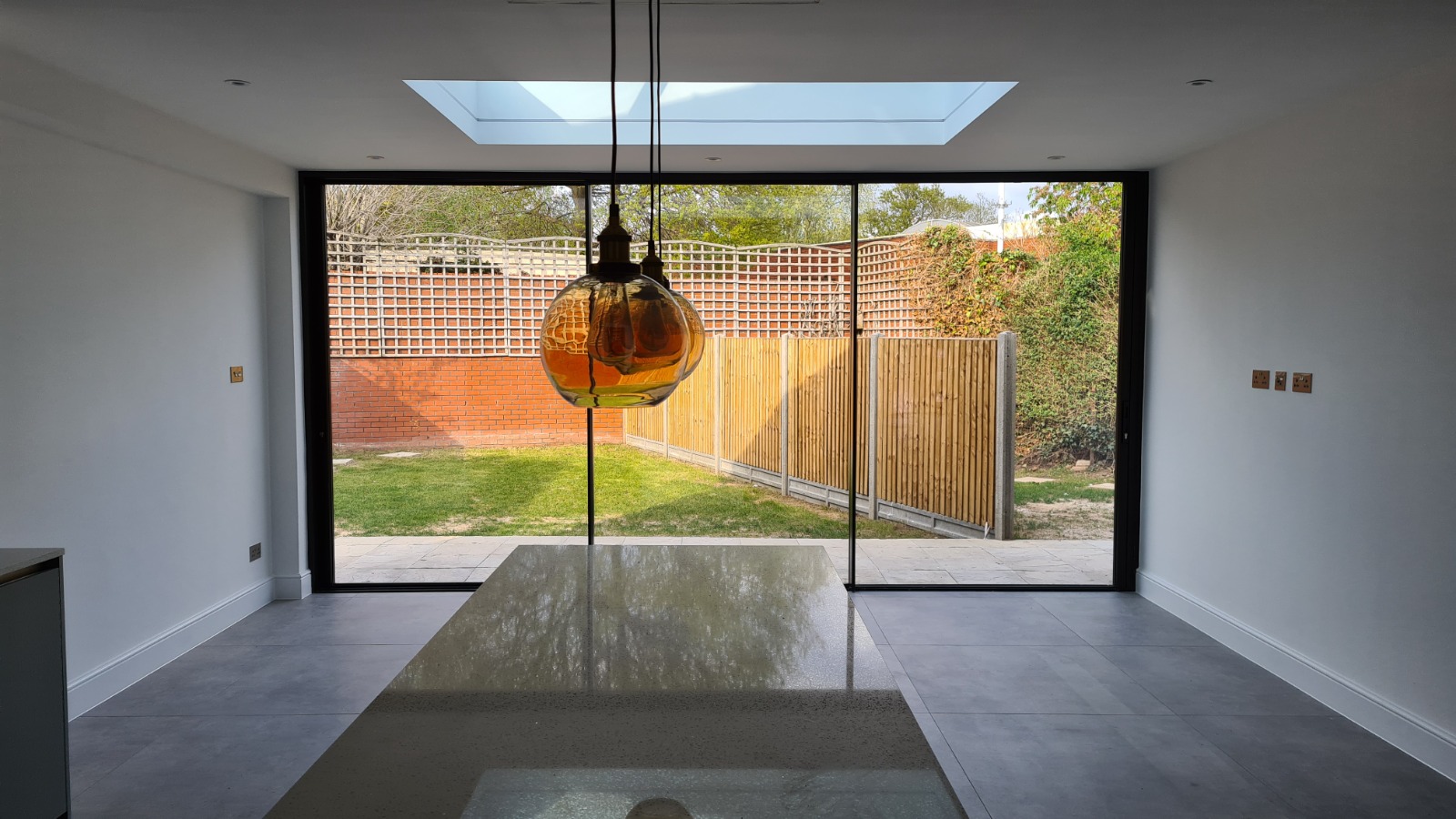 Minimal Frame Glazing: Aesthetics, Performance, and UK Building Regs